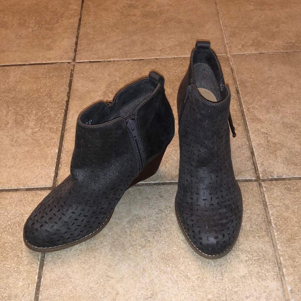 Report brand booties